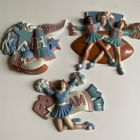 Vintage cheerleader wall decor - Picture 1 of 10